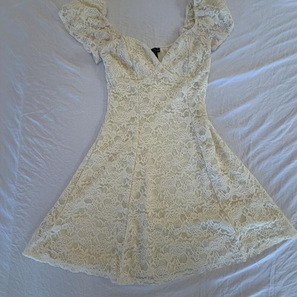 Windsor Women's Cream and White Dress